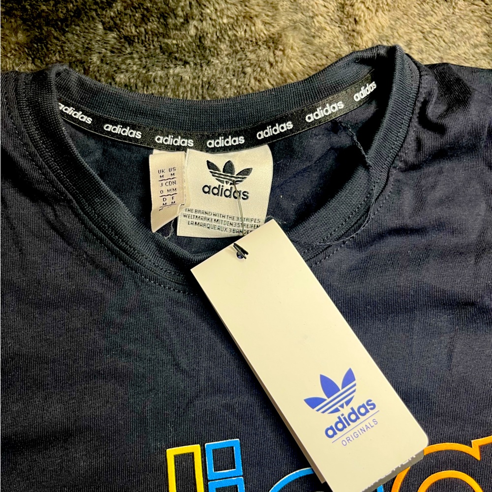 Adidas NWT short sleeve T-shirt navy Blue